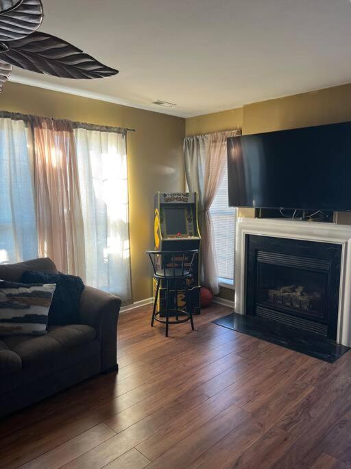 تشارلوت Cozy Home Away From Home! المظهر الخارجي الصورة