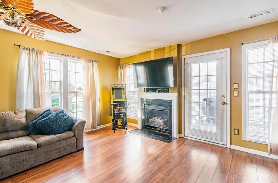 تشارلوت Cozy Home Away From Home! المظهر الخارجي الصورة
